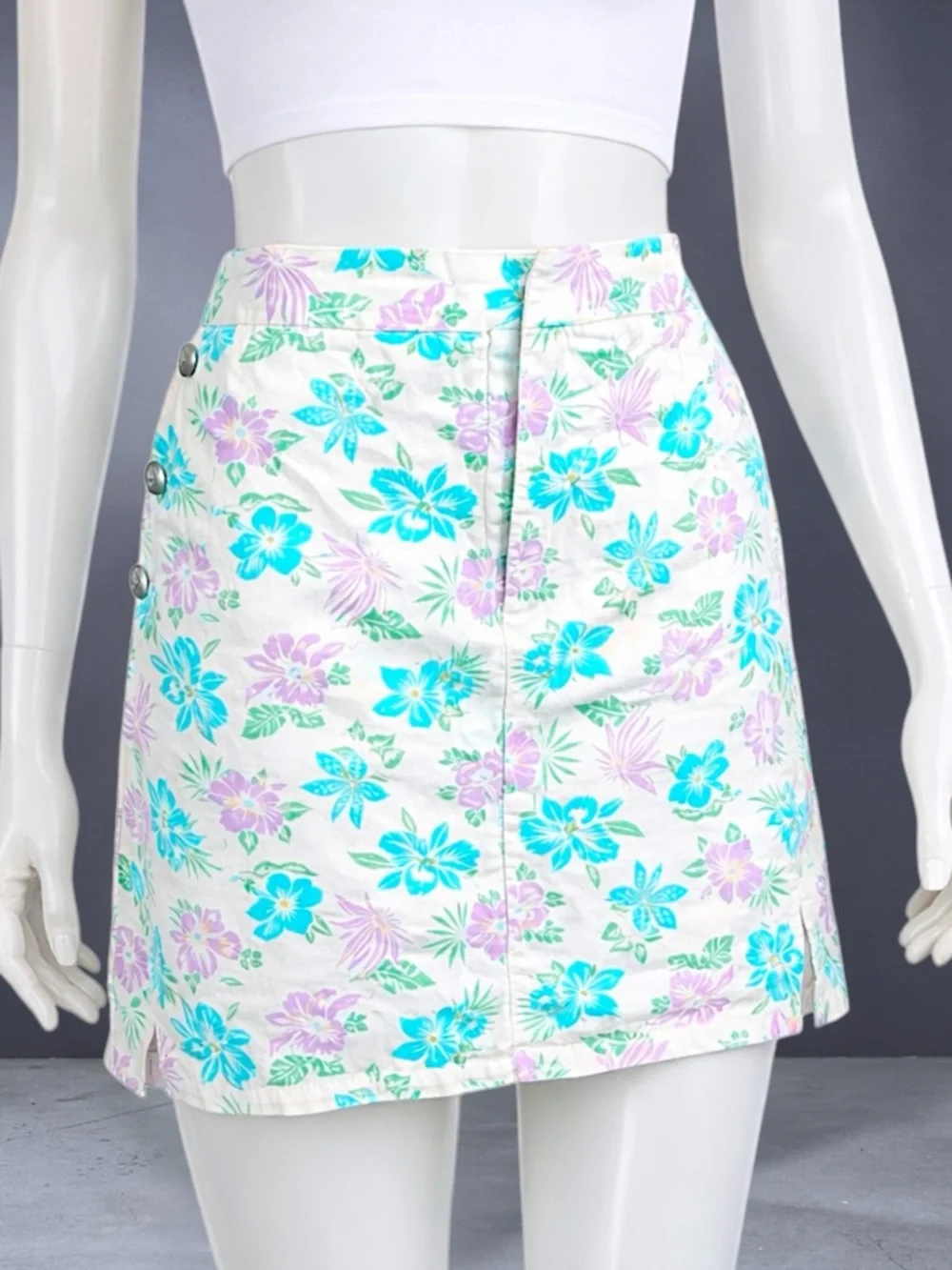 Liz Claiborne White Floral Lace-Up Back Skort